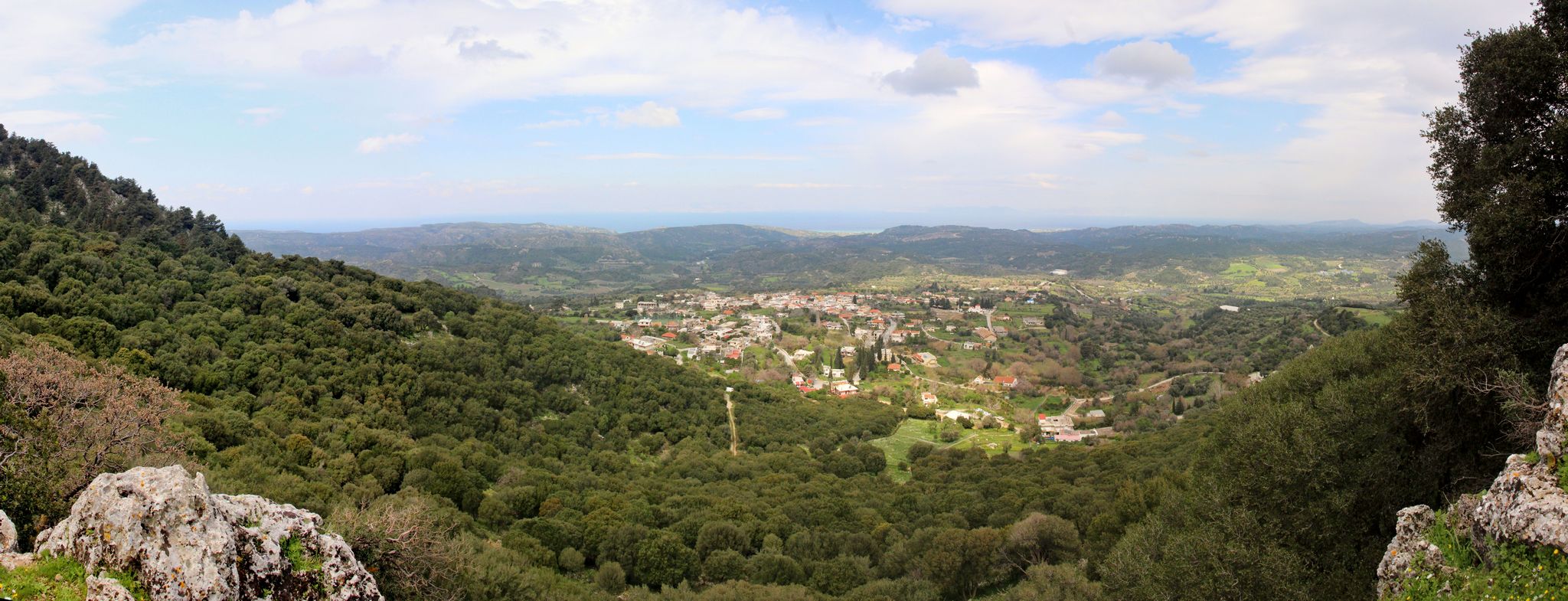 Panorama des grünen Tals auf Rhodos