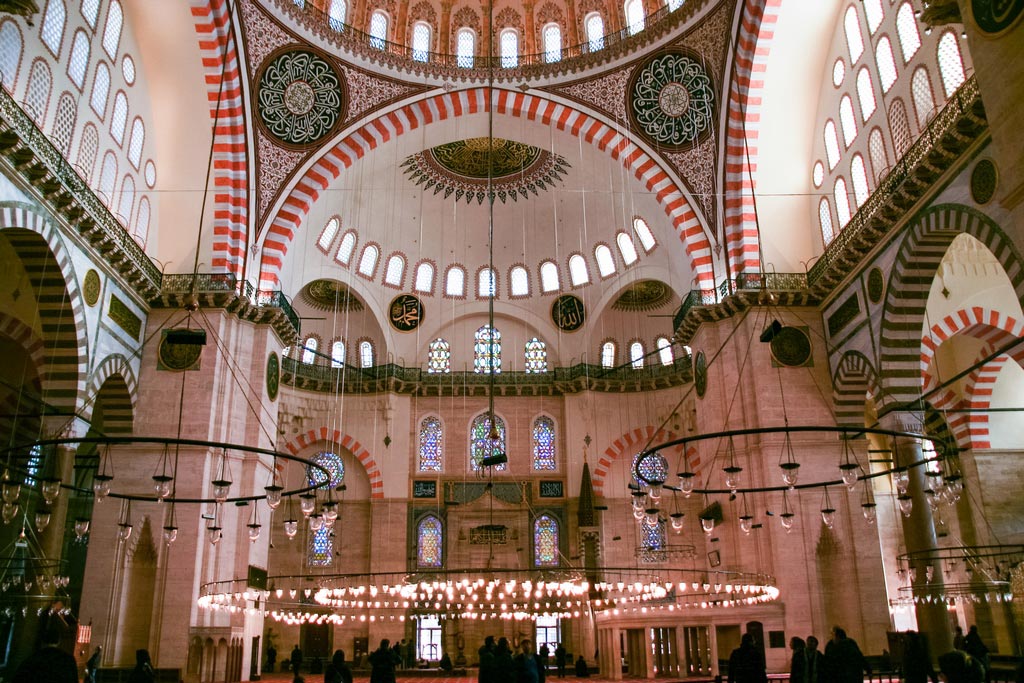 Innenraum der Süleymaniyemoschee in Istanbul