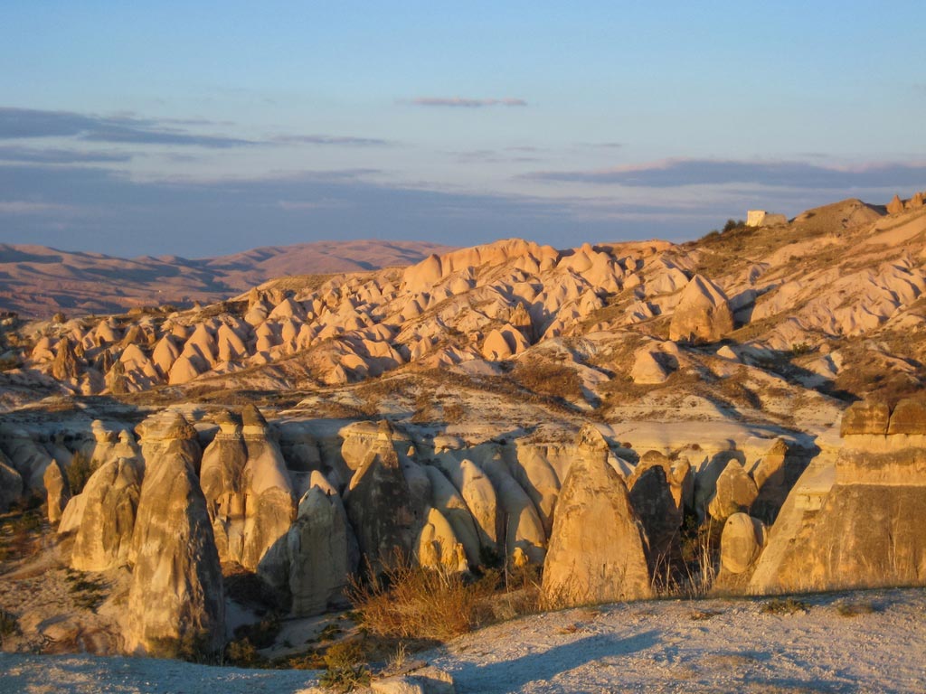 Die Landschaft in Kappadokien ist geprägt von Felsen