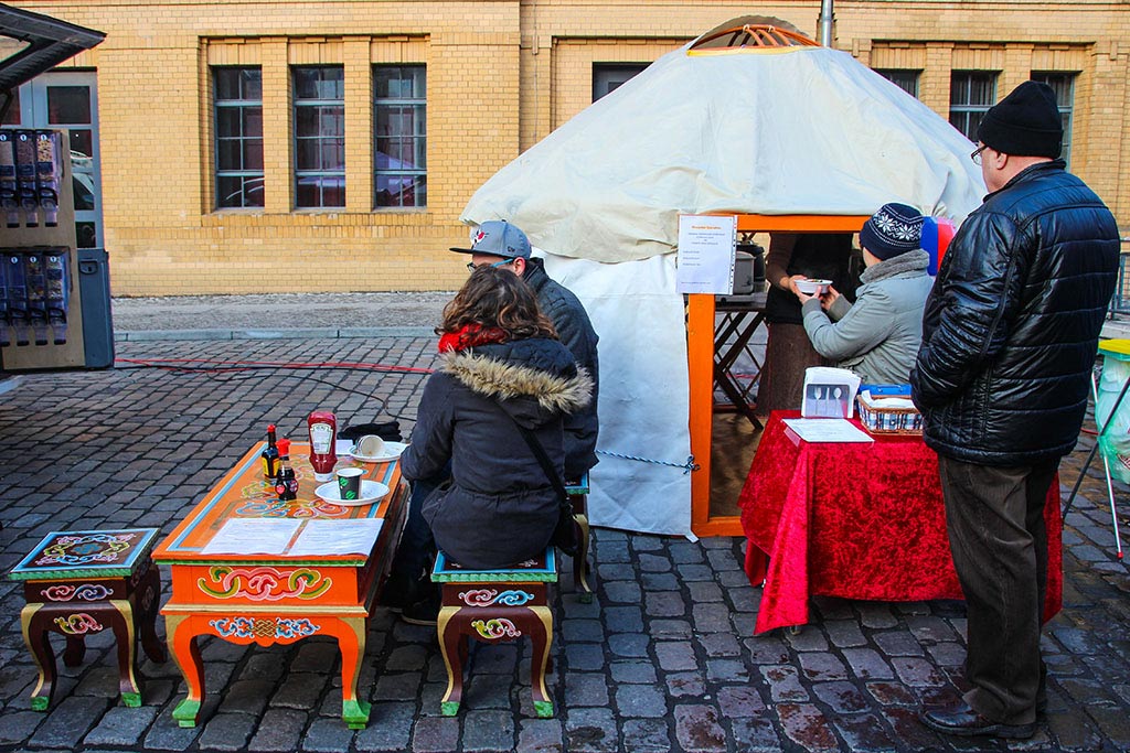 Mongolisches Essen beim Streetfood auf Achse