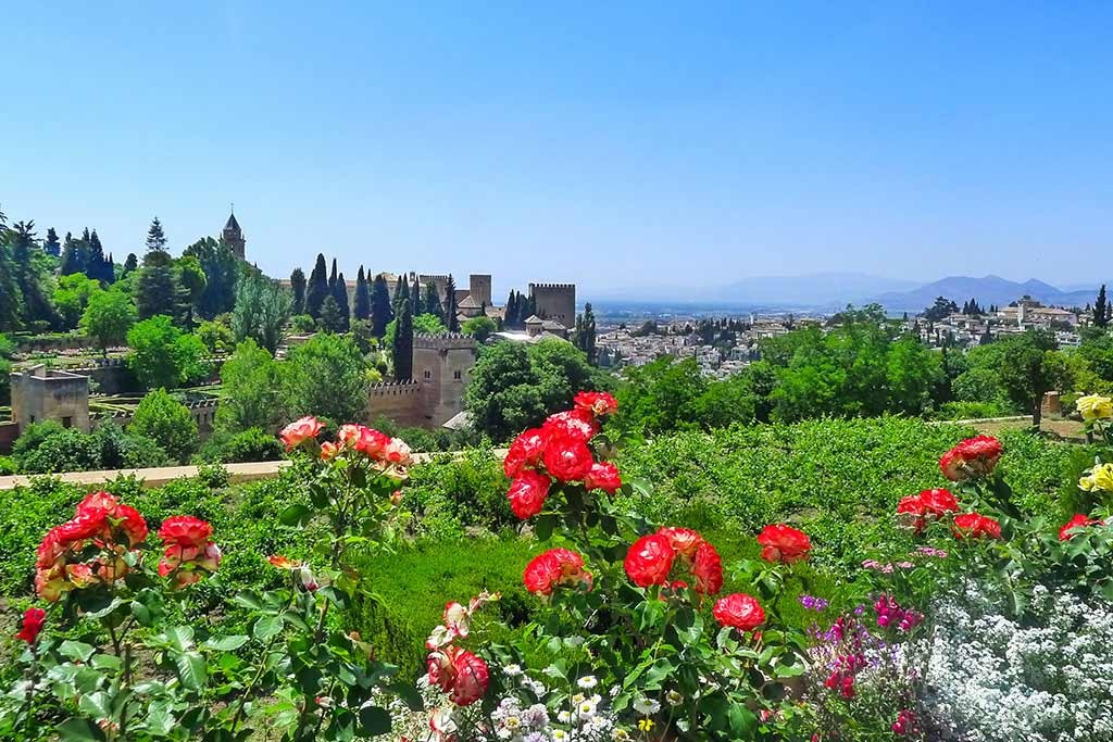 Ausblick über die Gärten der Alhambra